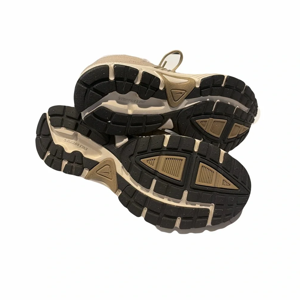 Nike Dart 8 Beige Running Shoes - Picture 4 of 5